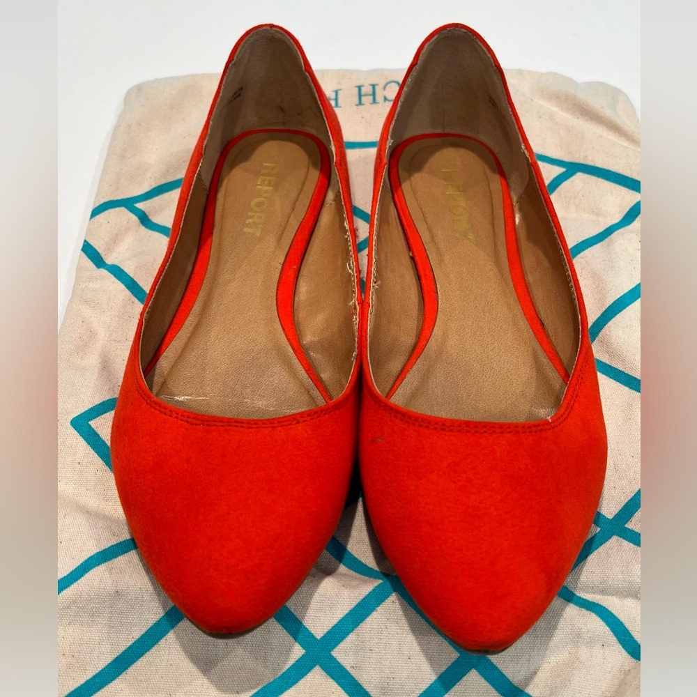 Report Orange Flats. Women’s Size 8 US. Gently used.
